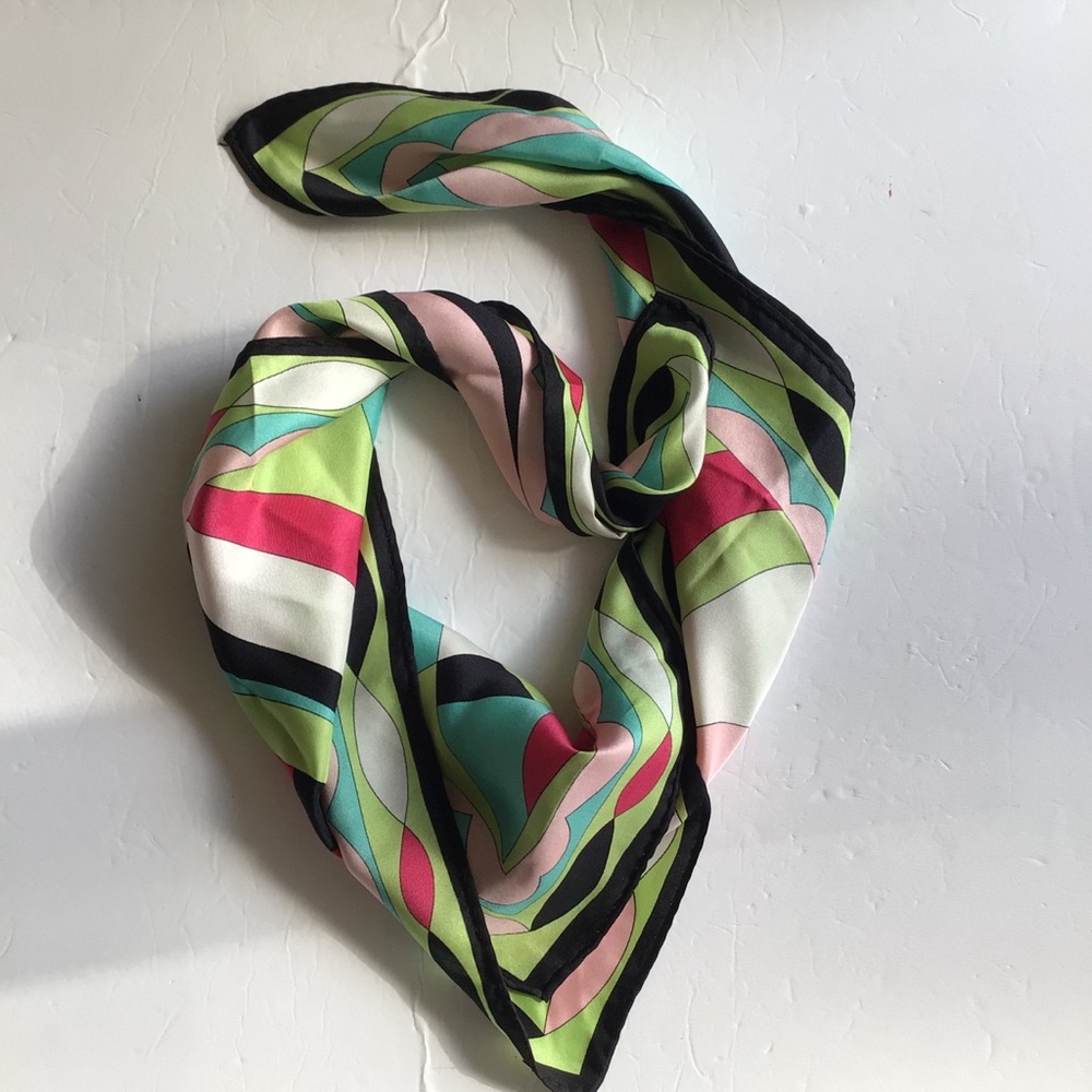 VIBRANT MULTI COLORED SCARF